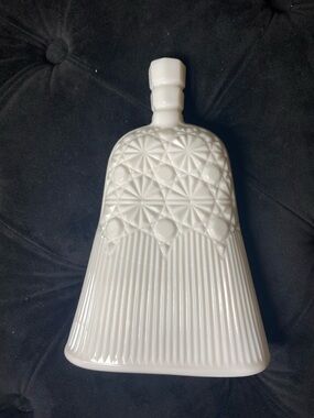 Imperial white milk glass whisk broom with original Imperial sticker.